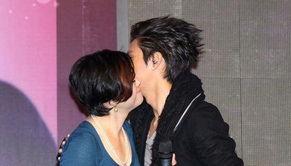 中国女明星接吻照,镜头下的浪漫与情感流露