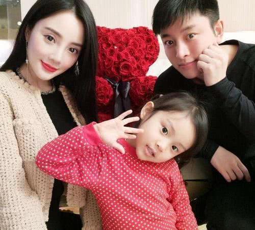 李小璐和老公,幸福背后的故事